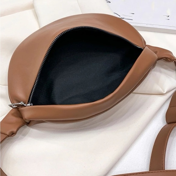 Minimalist fanny pack vegan leather Crossbody bag - Picture 16 of 16
